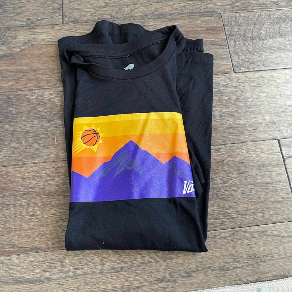 Phoenix suns new t shirt medium
